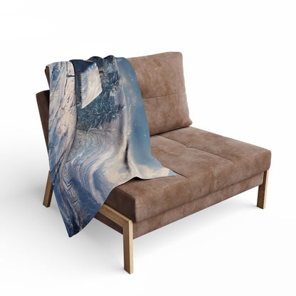 Cosy Arctic Fleece Blanket - Winter Cabin Design - UK