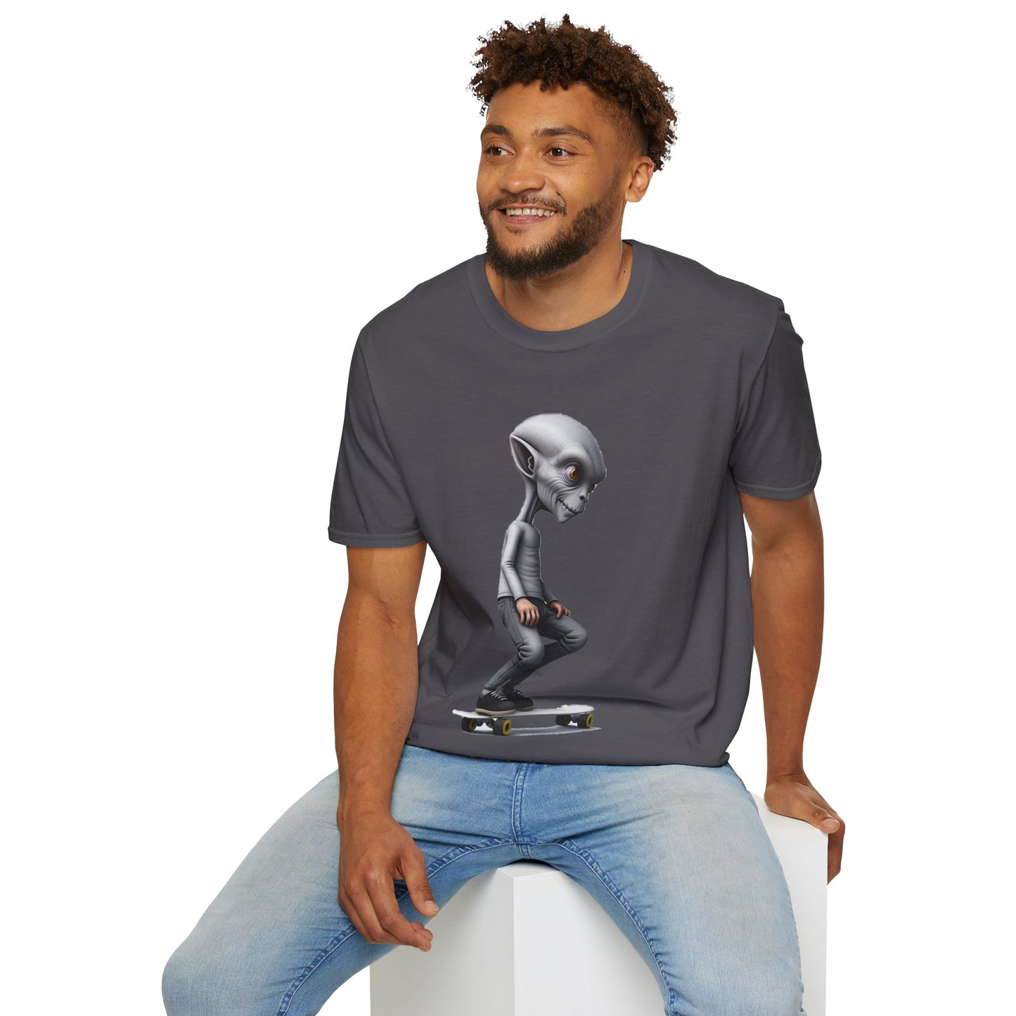 Alien Skater - Unisex Softstyle T-Shirt - UK