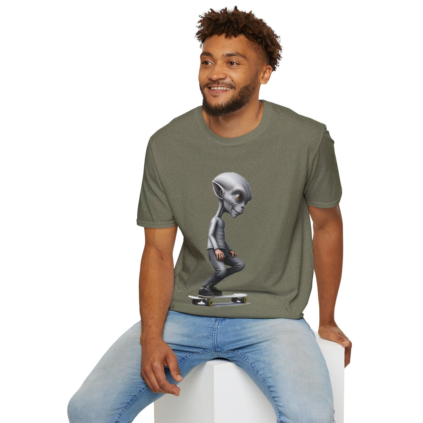 Alien Skater - Unisex Softstyle T-Shirt - UK